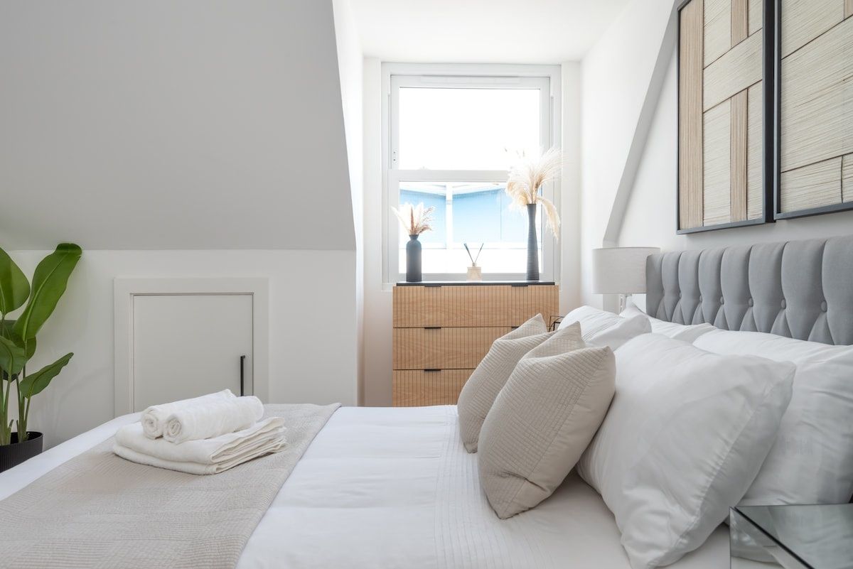 Wimbledon 2BR • Parking • Long Stays • Family