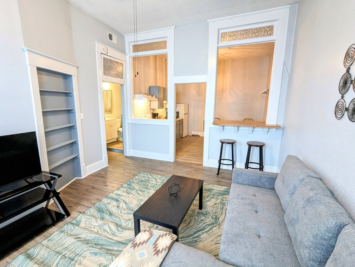 Spacious 3BR on the Square