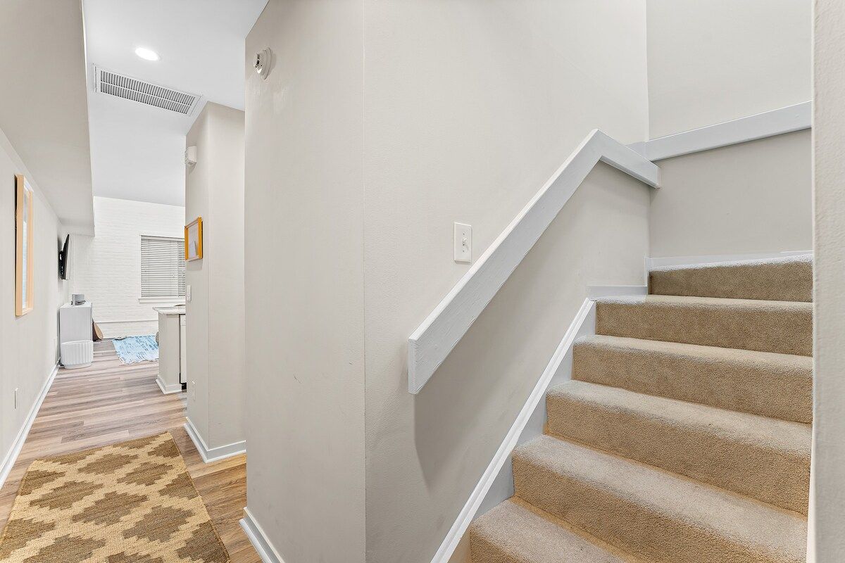 Chic Downtown Loft - Parking - Central New