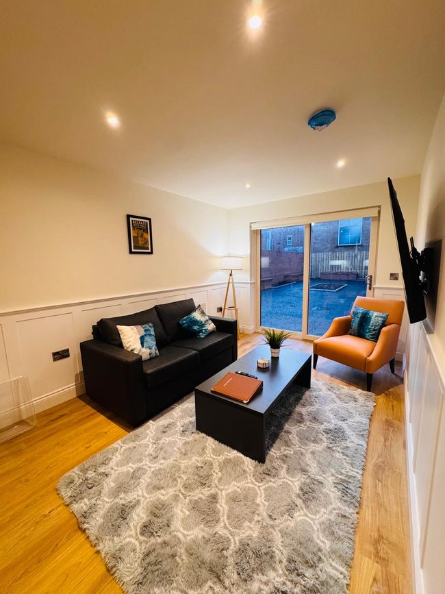 P4 · 1-Bed by Ormeau Park • Easy City Access