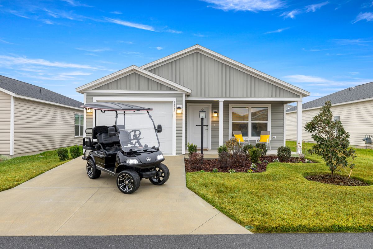2BR · 2 Bath · Golf Cart · Mins to Eastport Sq — photo 2