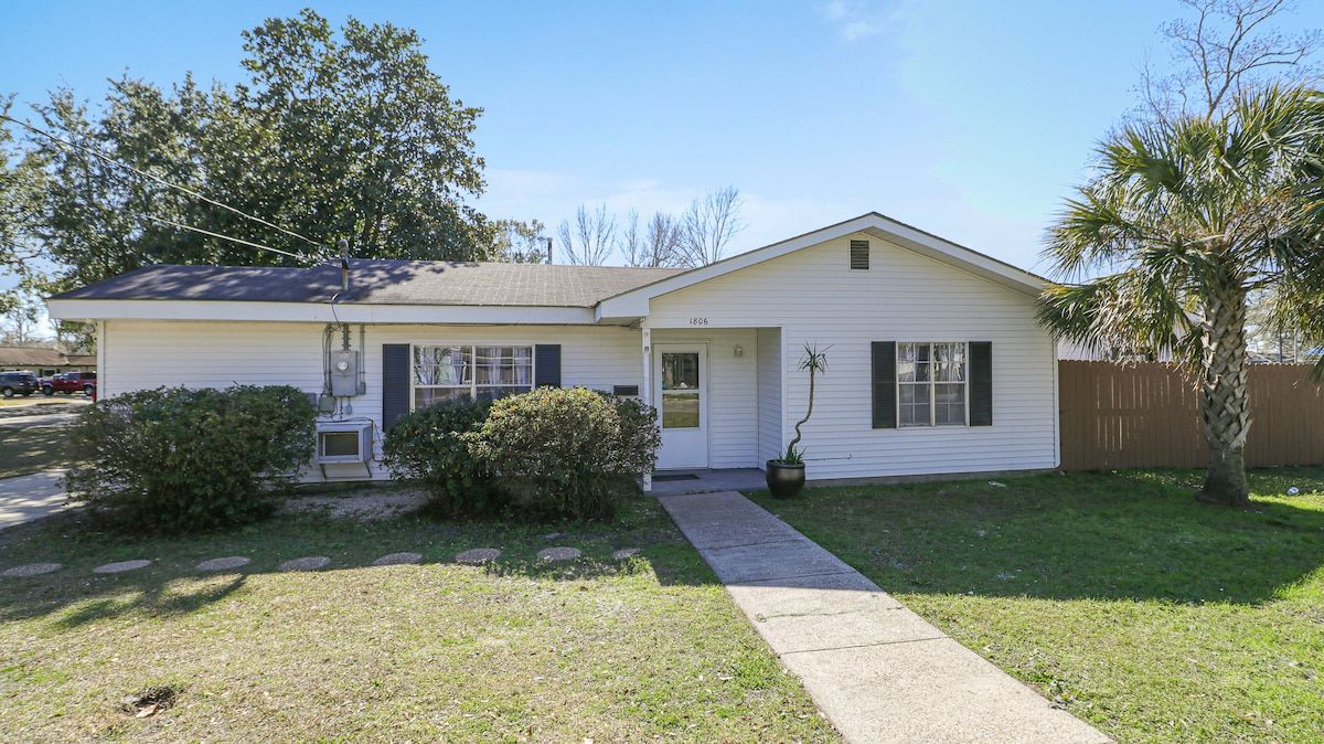 Walk-to-Beach Home with Fenced Yard
