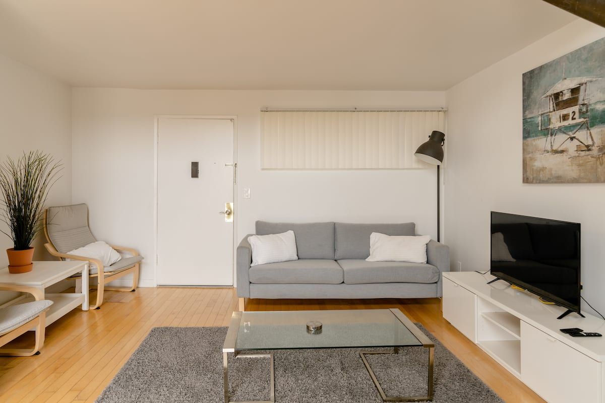 2BR Apt in Venice by Just Bring Your Toothbrush