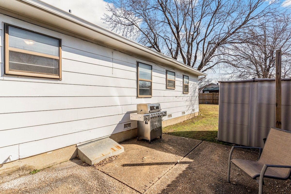 45601