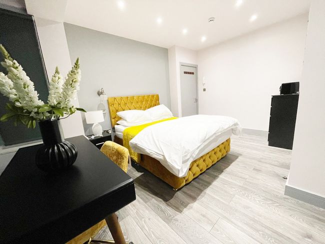 Letzi Private En-suite - M