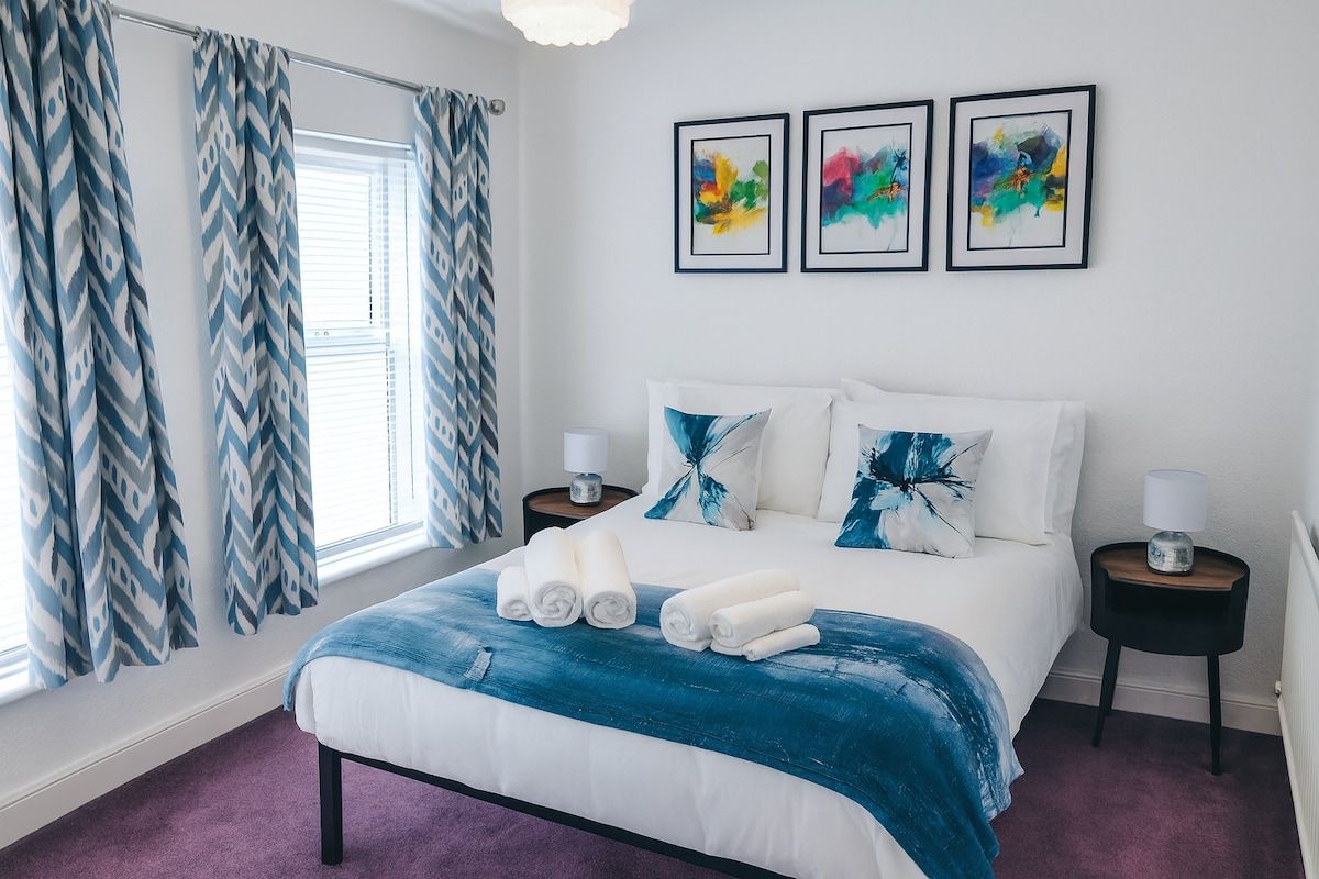 SuperHost Long Stays, Parking, Garden, Fast Wifi.