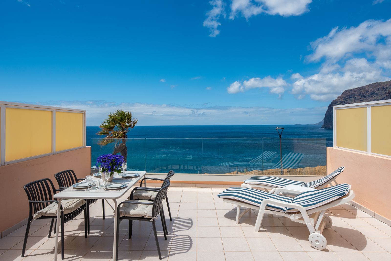 Cozy 1-Bedroom by the Cliffs