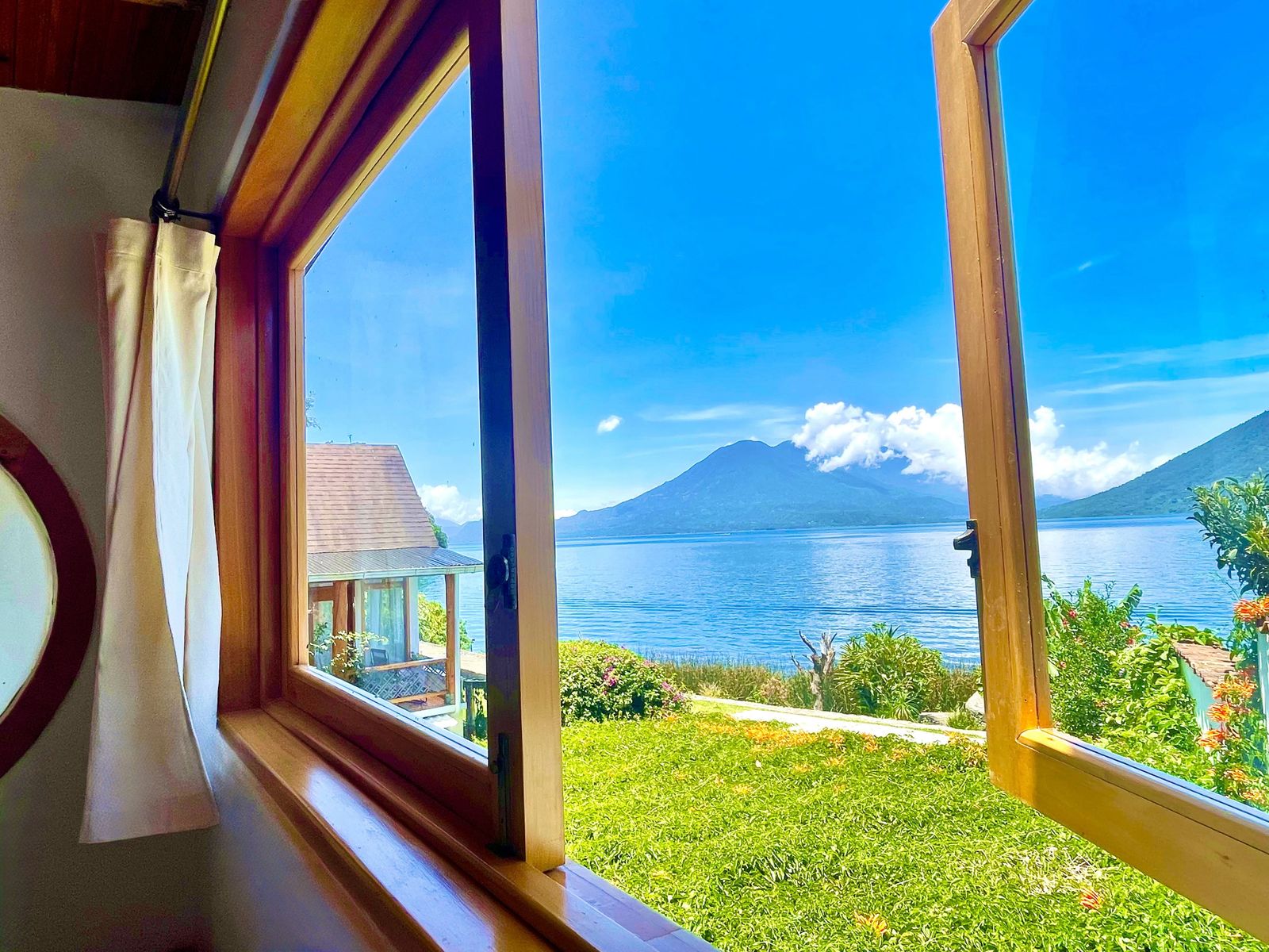 Lakefront Living: Lovely Loft, San Marcos, Atitlán