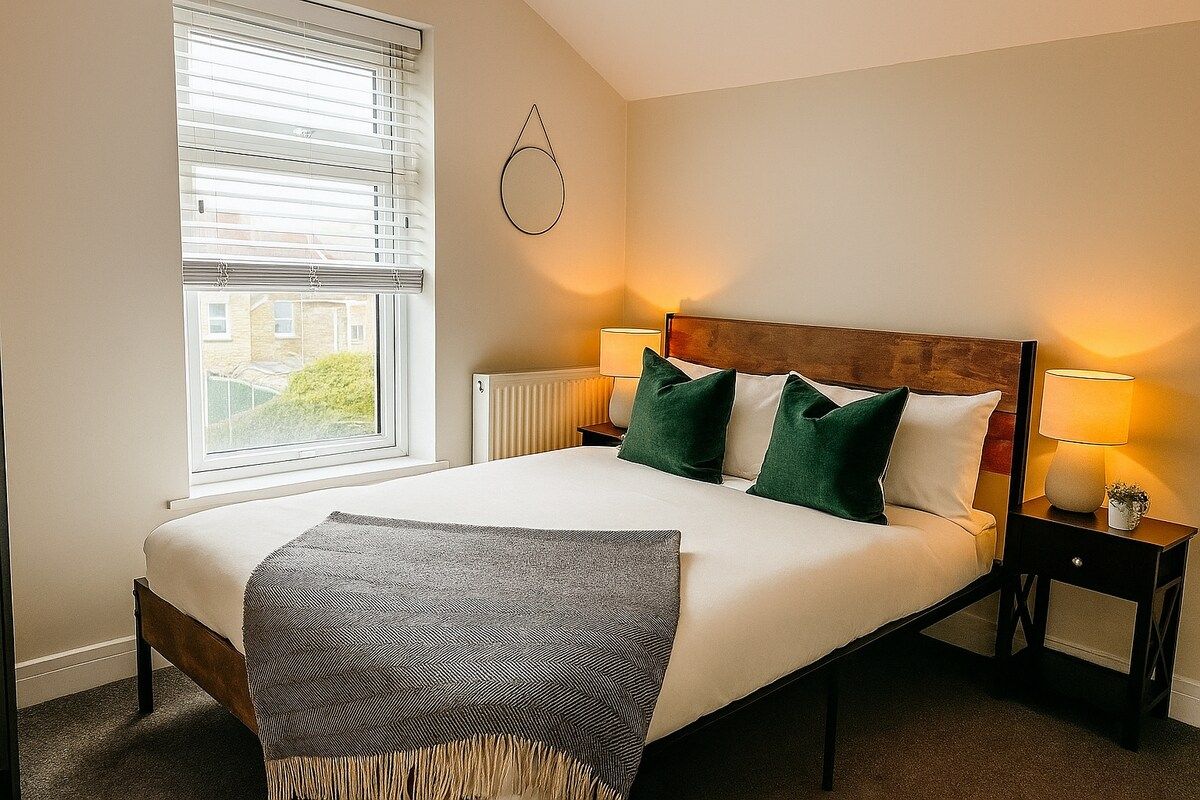 04 NEW Private Room en-suite, Station, Digs