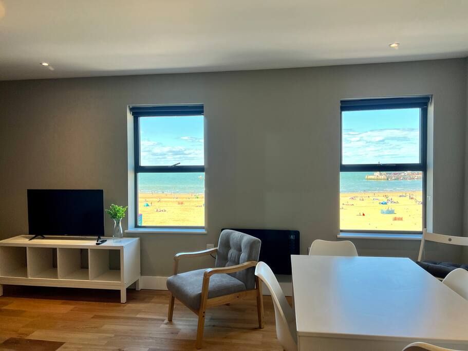 Beachfront Bliss | SoHot Stays Sea View | Apt 7 | sleeps 5