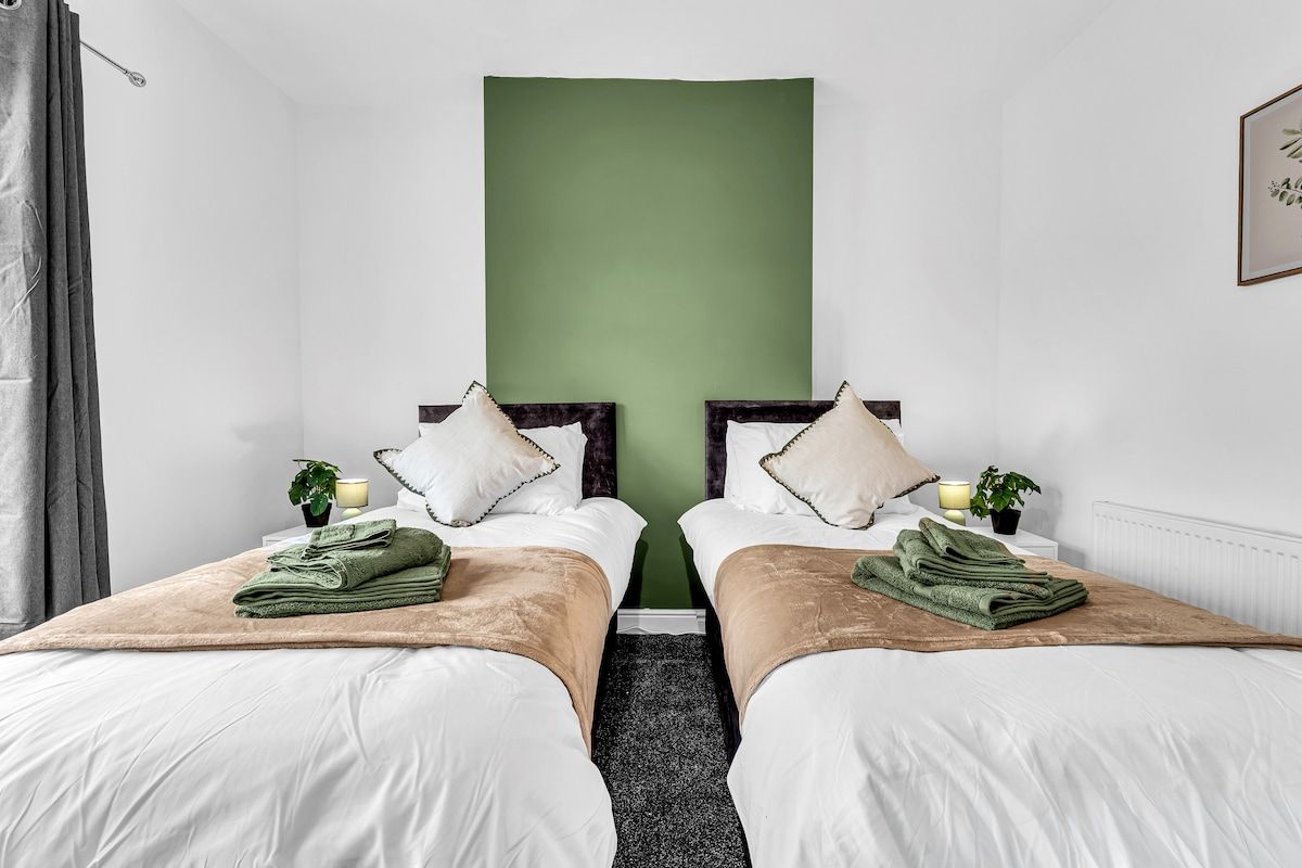 21601