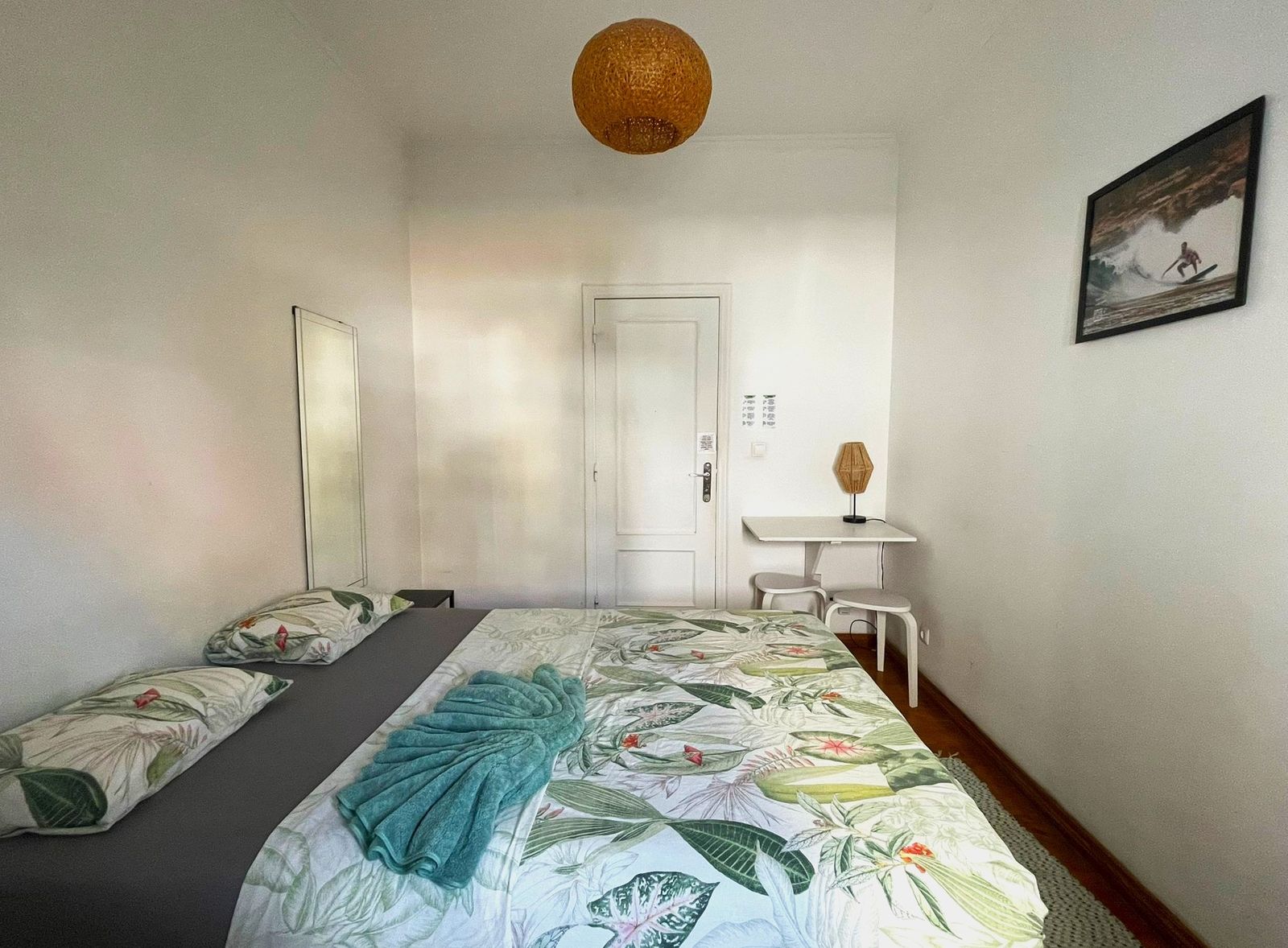 Private Room Lisbon Stop by Alfama+ Metro