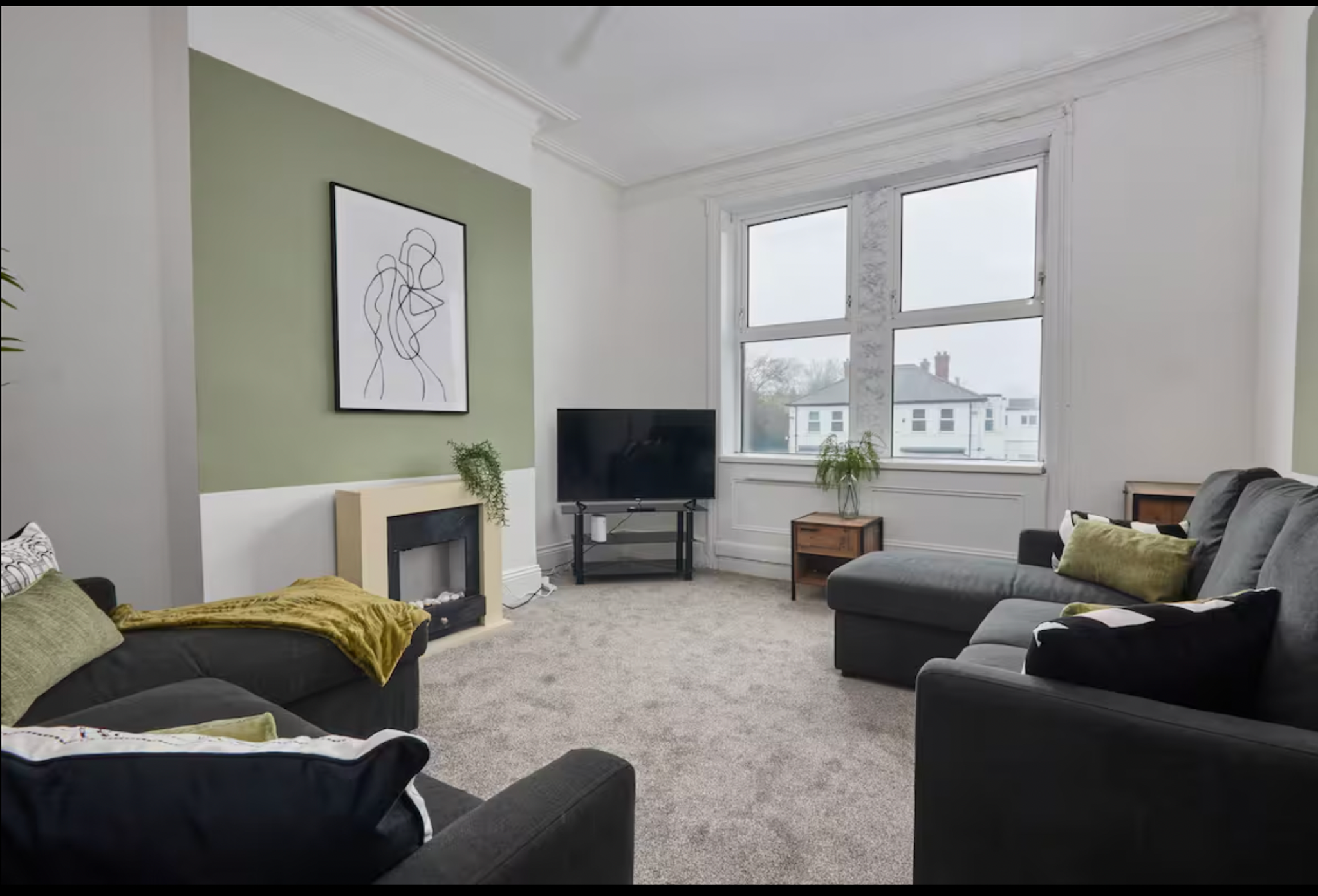 Large 4 Bedroom Home near Newcastle City Centre