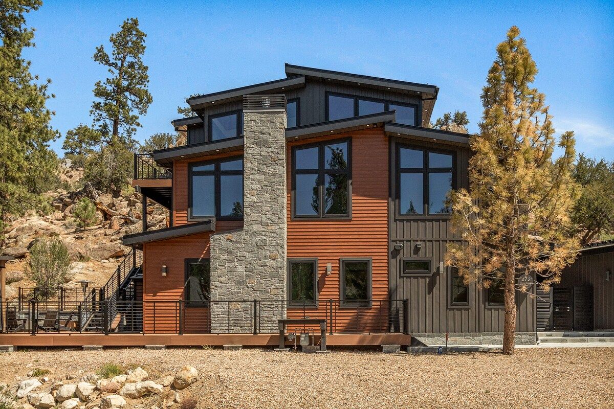 Modern Mountain Retreat | Hot Tub & Theater