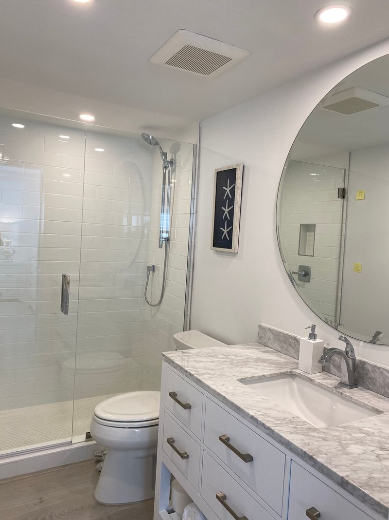 Luxury 2-Bed Condo Steps to Naples Beach & Downtown — photo 12