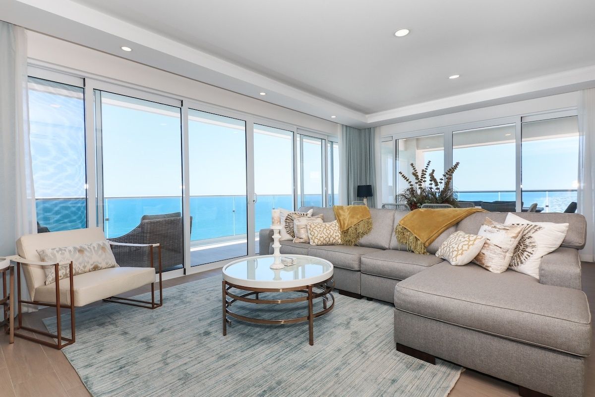 Blue Horizon Retreat / Encantame Towers Resort