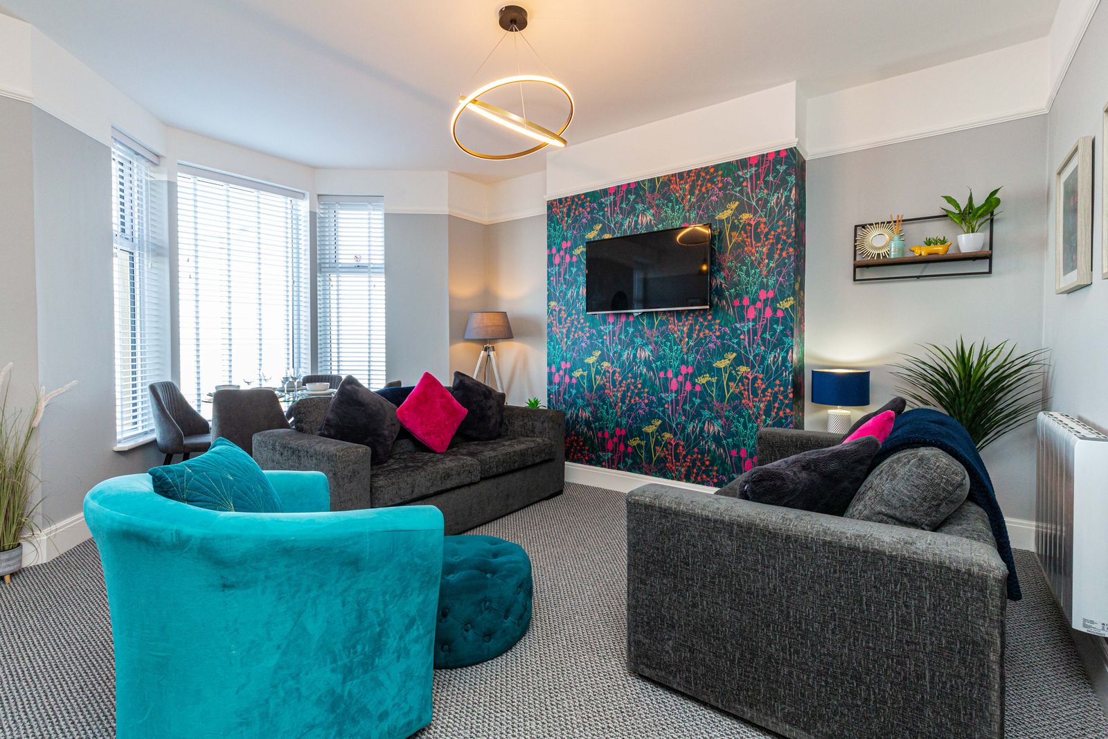 Stylish Seafront 2 Bedroom Apartment - Brand New