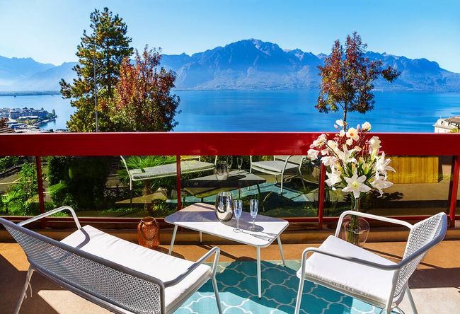 Lake View - 1 Bedroom, 1 Bath