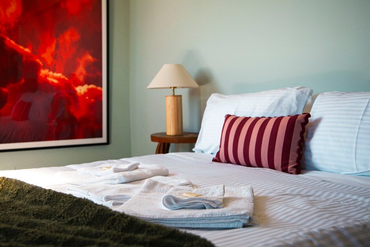 The Gladdy: Room 8