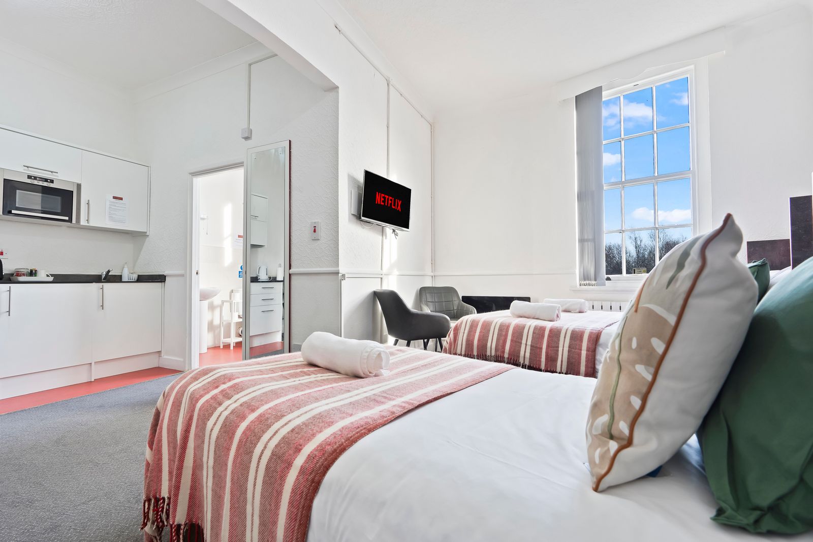 Stylish Stay in Dudley Comfy and Relaxing