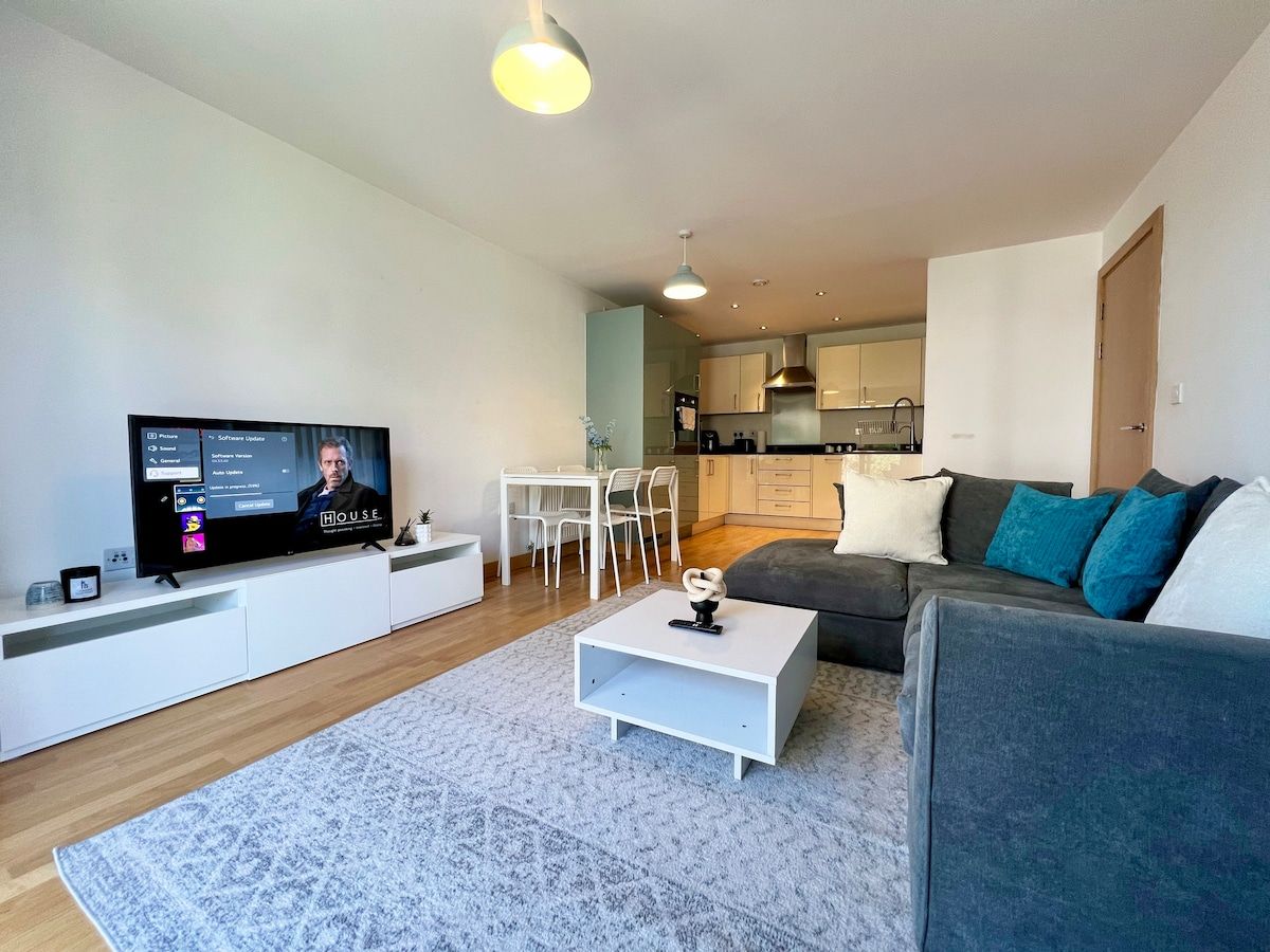 Bluewater Retreat | Modern 2BR • WiFi + Parking