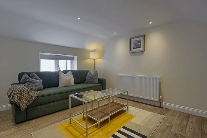 Apartment in Wakefield: Detached 1 Bed Apartment in Wakefield near Station, photo 5