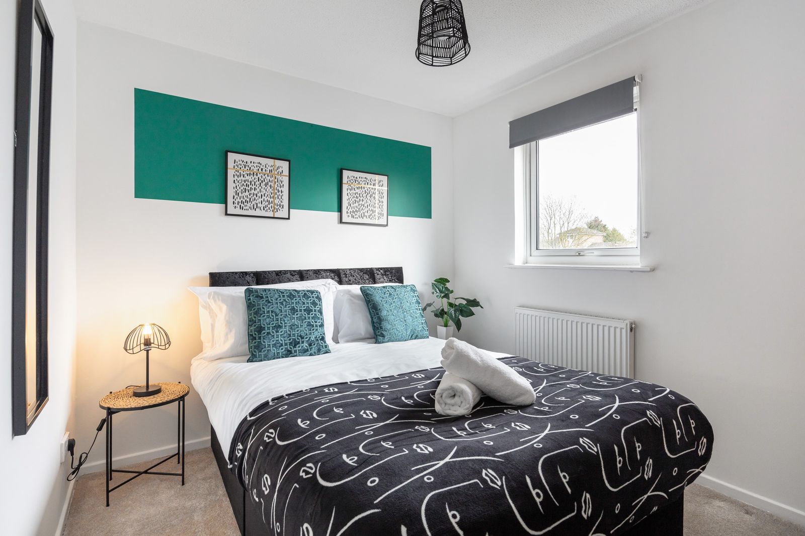 Contractors, Central MK, Large garden, Parking