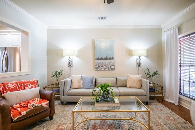 The Rebel's Retreat, 4BR by VelvetDitchVillas