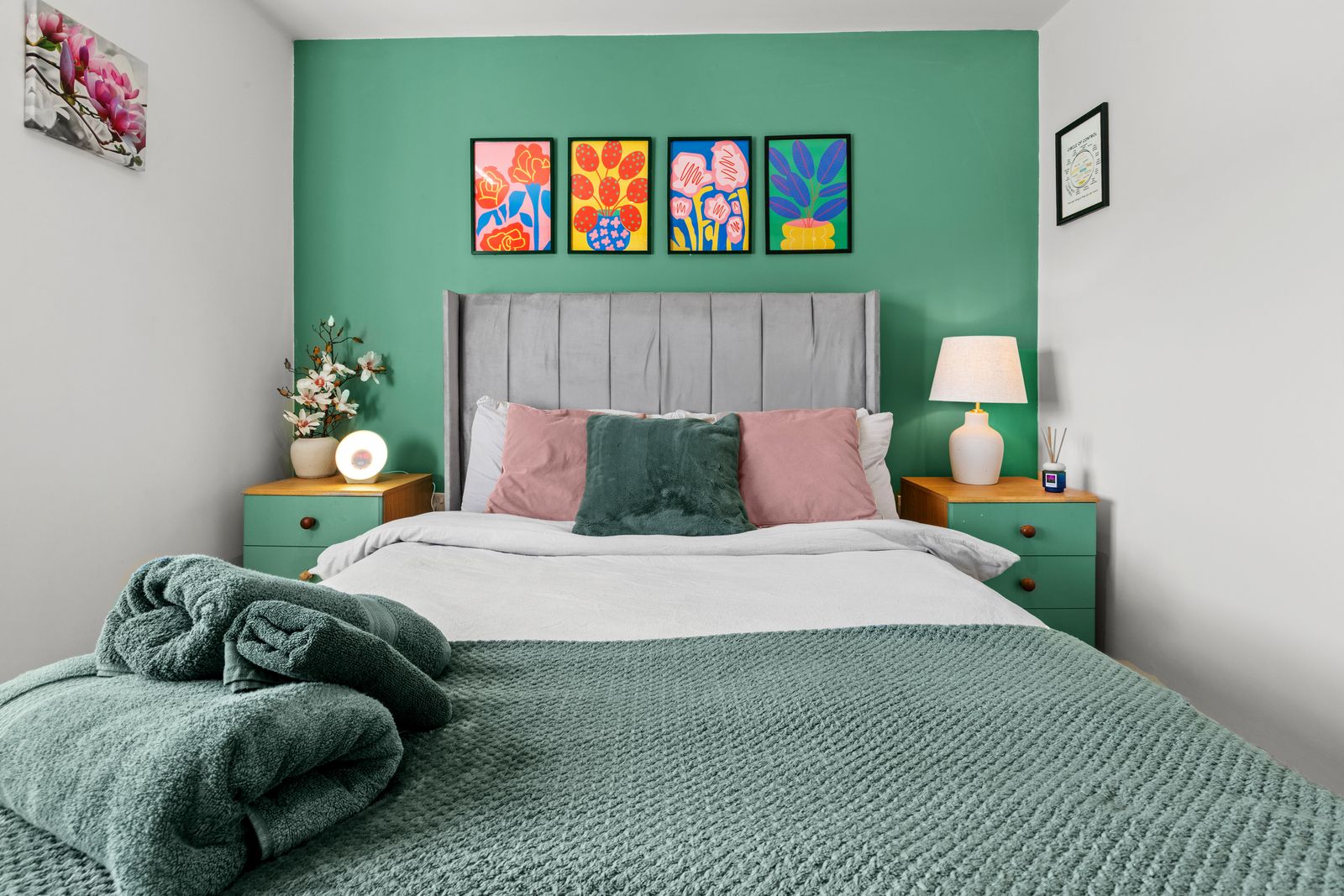 NEW! Stylish 3-Storey Townhouse | Free Parking