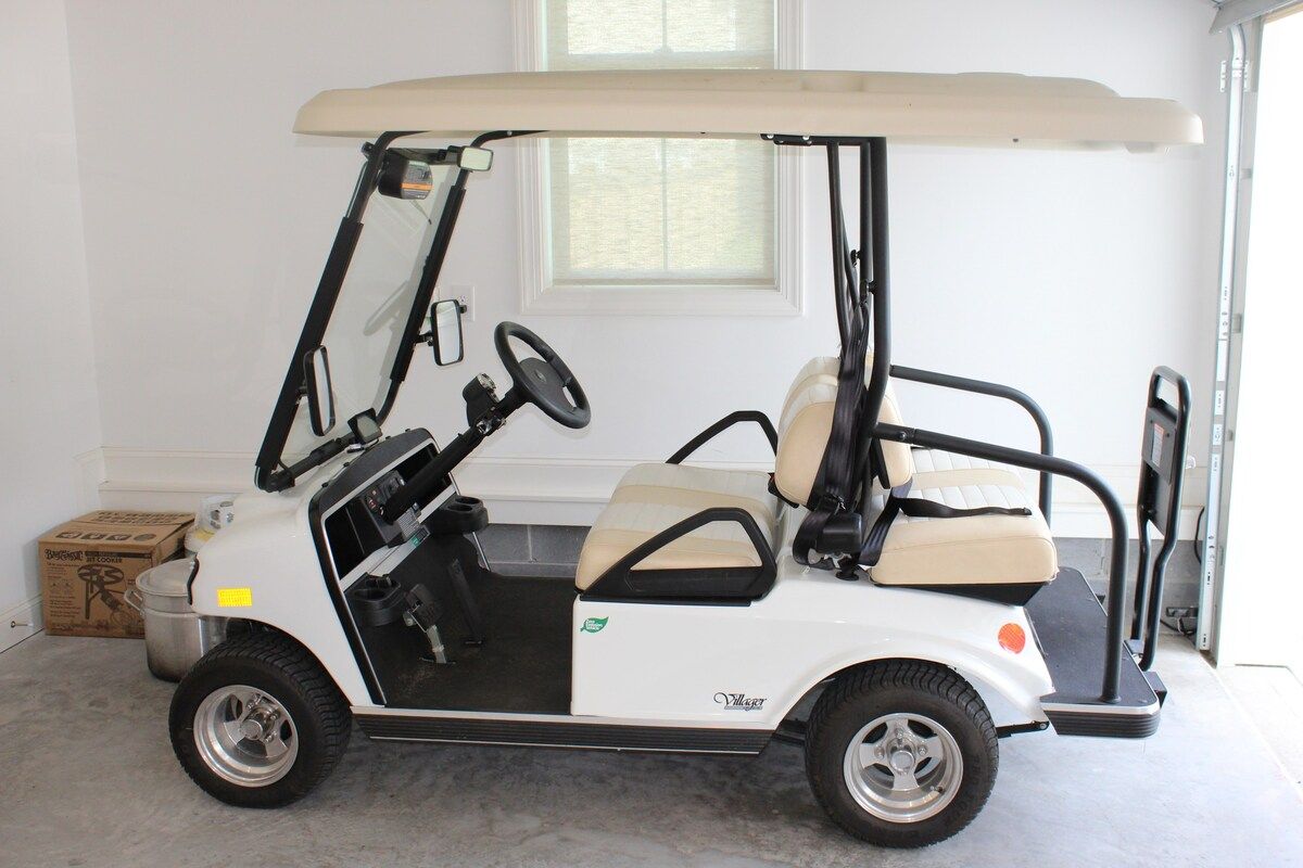 Luxury Oasis - Pool, Jacuzzi, Golf Cart!