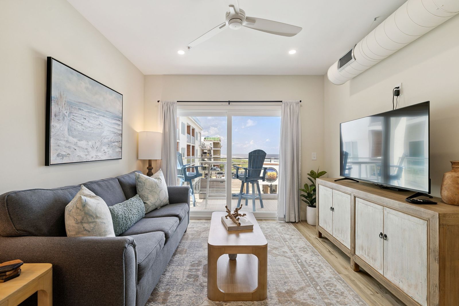 Pierlight - Oceanfront Condo