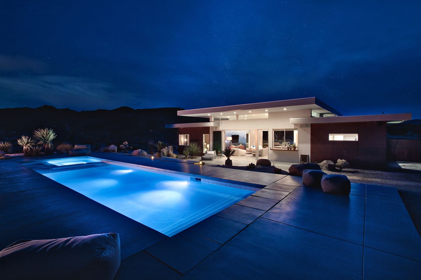 SkyHouse Joshua Tree: Private Villa with Pool/Spa
