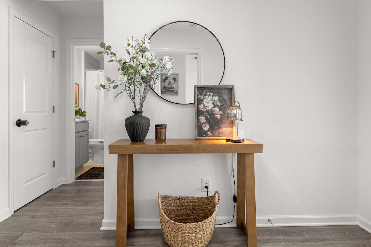 Luxe 3BR | Long & Short Stays l Walk to Eastport — photo 16