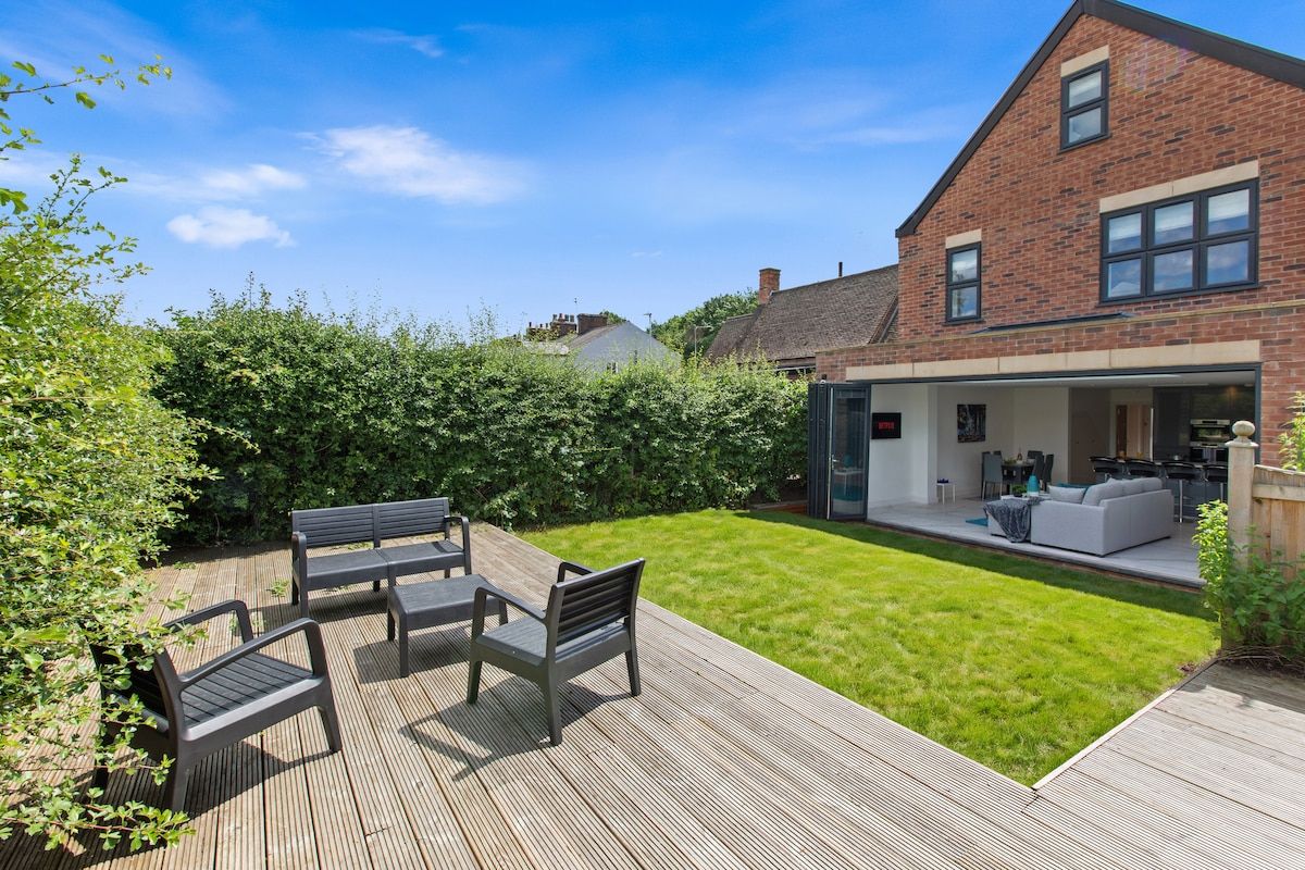 Spacious New 4BR Home for Families & Groups