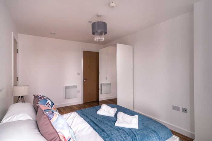 Apartment in MediaCityUK, Salford: Modern Media City Flat | 2BR 2Bath | Sleeps 4, photo 2