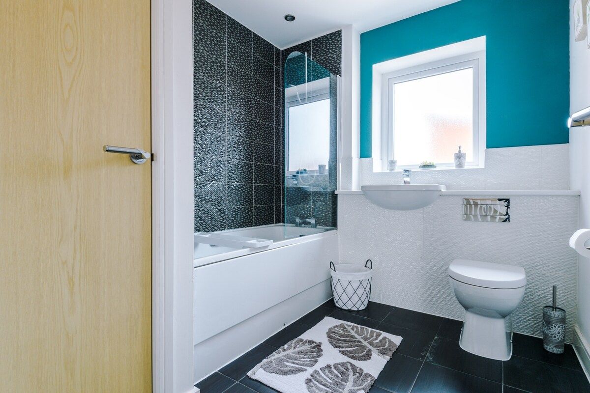 1756296307