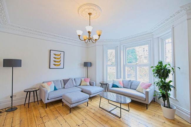 Luxury 5-Bed Family Home | Private 2-Car Parking