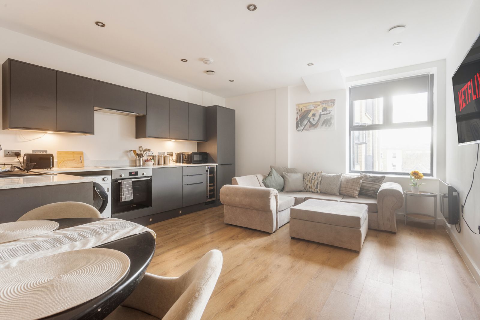 3BR 2nd Floor Flat in Ramsgate | Modern Apartment | Amazing Location