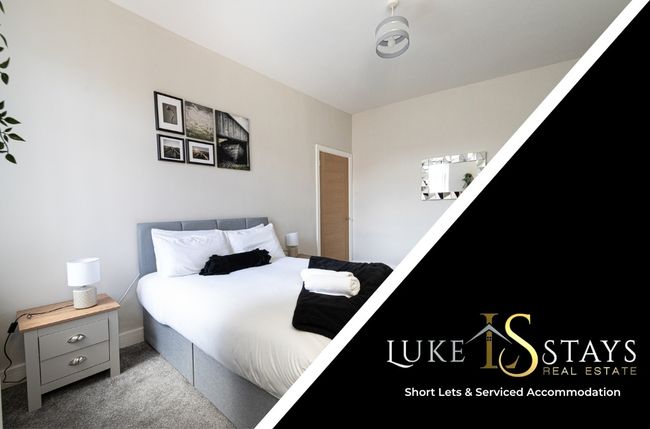 Luke Stays -Hillfield St