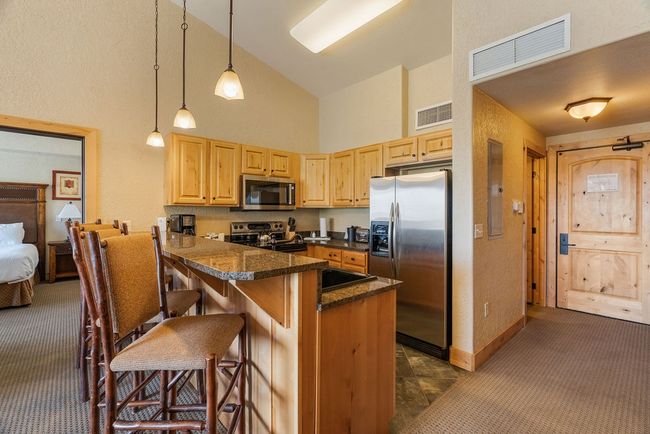 Spacious 2-bed/2-bath Suite in Canyons Village