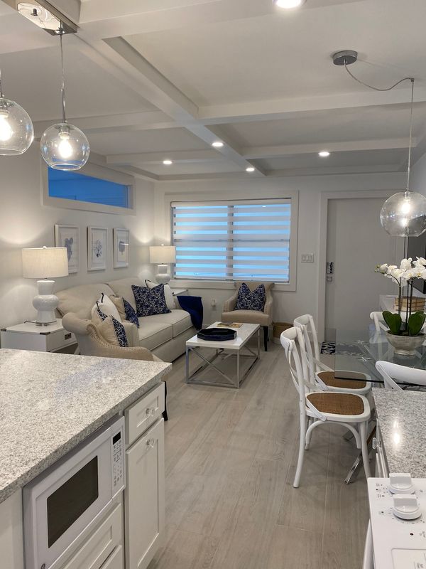 Luxury 2-Bed Condo Steps to Naples Beach & Downtown — photo 4