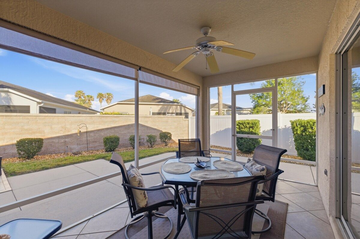 Lake Sumter Retreat · Golf Cart · BBQ · Backyard — photo 7