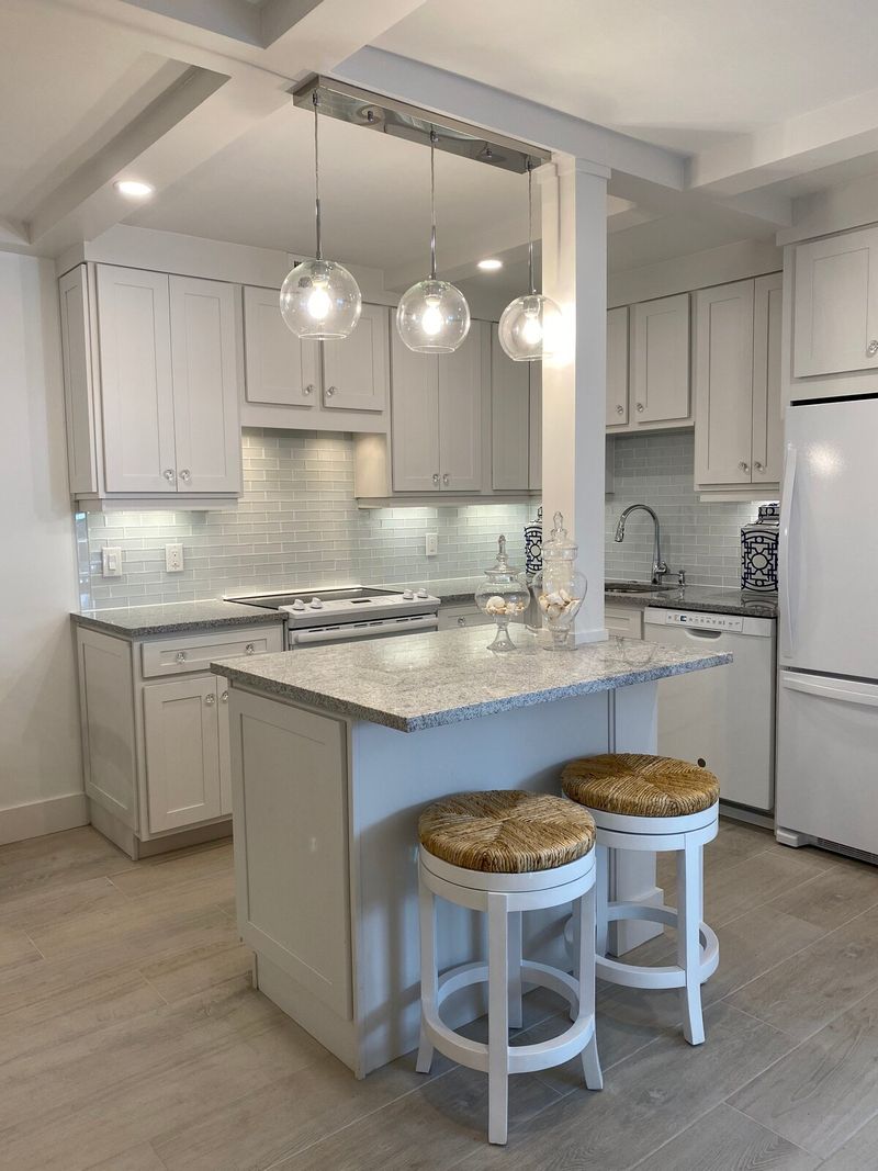 Luxury 2-Bed Condo Steps to Naples Beach & Downtown — photo 6