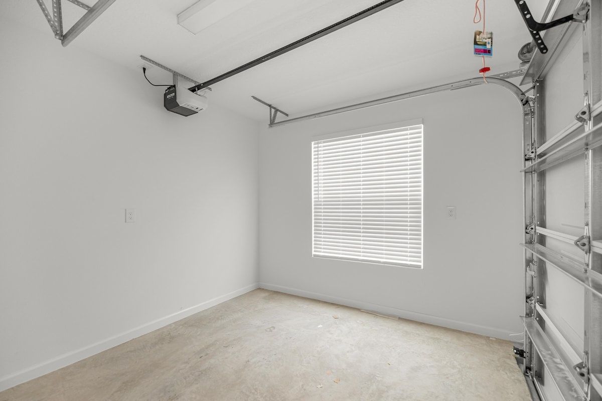 Cozy 2BR Near Eastport Sq. & Middleton | Patio — photo 20