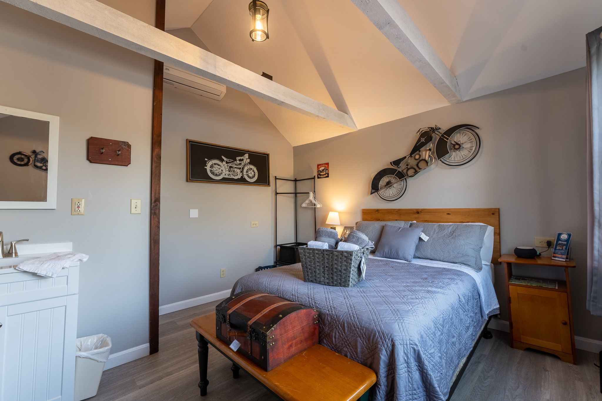 Cabin 3, featuring AC, TV, Wi-Fi, and Lake Views & Access