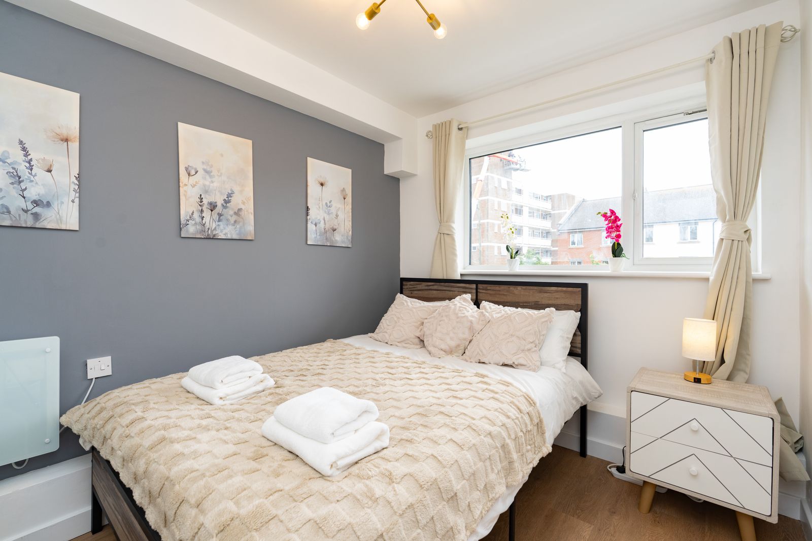 Open Mind Property - 8 Guests, 4 Beds & Free Parking