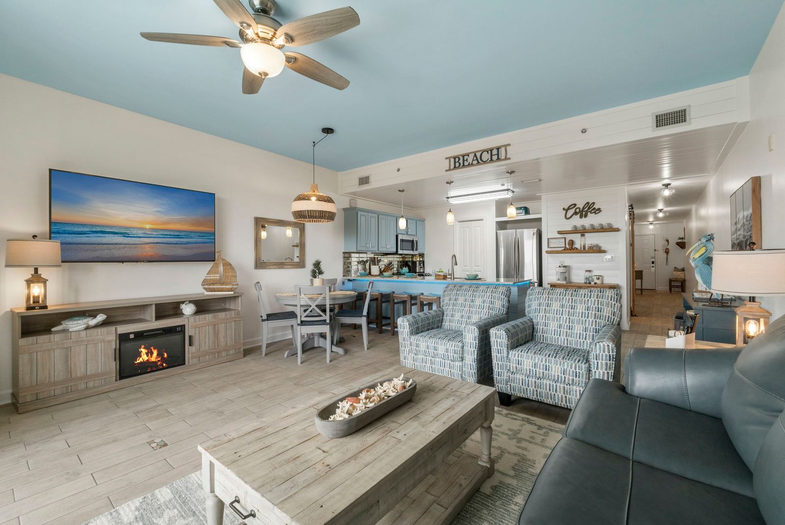 Beach Resort 407- Family Fun! Gulf Views, Amazing Pool and Gated Beach