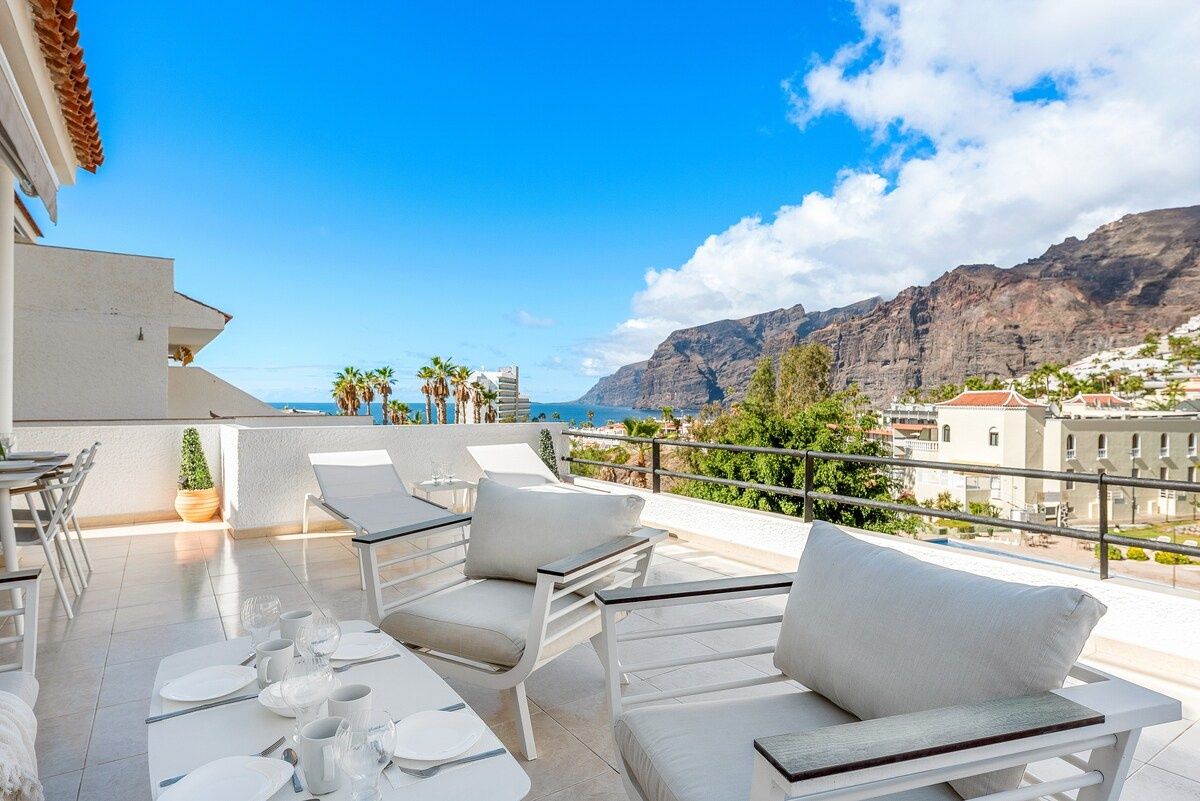 2BDR with Terrace and Ocean View