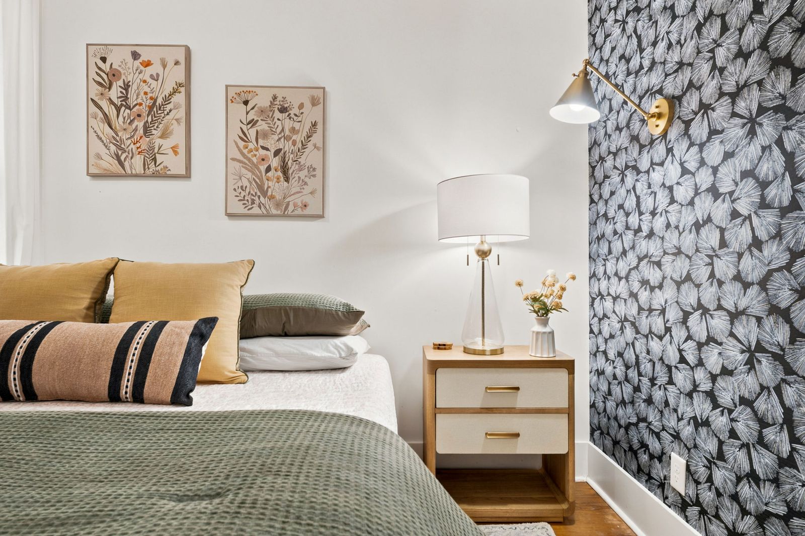 Boho Bungalow - Downtown - Free Parking