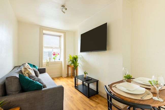 Lovely 1 BD in The Heart of London